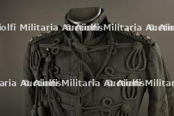 Tunique dolman de grande tenue du Captain Gerard William Burton, DSO, du 39th Garhwal Rifles tué en octobre 1915 à Givenchy — photo 6