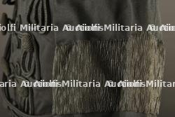 Tunique dolman de grande tenue du Captain Gerard William Burton, DSO, du 39th Garhwal Rifles tué en octobre 1915 à Givenchy — photo 7