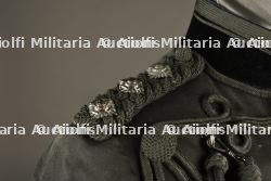 Tunique dolman de grande tenue du Captain Gerard William Burton, DSO, du 39th Garhwal Rifles tué en octobre 1915 à Givenchy — miniature 8