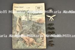 Lot de 8 insignes de Gurkhas et un livret