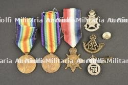 Lot d'insignes, médailles et boutons relatifs à l'infanterie légère de l'armée des Indes — photo 1