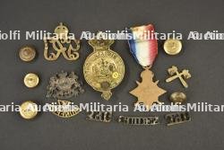 Lot de 13 insignes, médaille et boutons de l'armée des Indes — photo 2