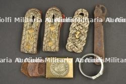 Lot boucle de ceinturon prussienne, épaulettes, artisanat et divers — photo 1