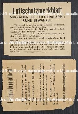 LOT DE DEUX TRÈS RARES AFFICHES EN LANGUE ALLEMANDE SUR LA PROTECTION ANTIAÉRIENNE DANS LA CAPITALE — photo 1