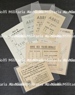 LOT DE TRACTS (X5) INDIQUANT LES ABRIS DE DÉFENSE PASSIVE DE SALLES DE SPECTACLES PARISIENNES — photo 1