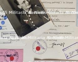 RARE LOT DE DOCUMENTS DE JOACHIM BERNDT EMPLOYÉ DE L’AMBASSADE D’ALLEMAGNE À PARIS (NOMBREUX LAISSEZ-PASSER (X5) + PHOTO) — miniature 3