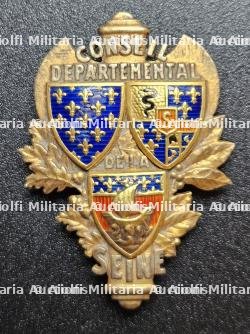 LOT DE DEUX INSIGNES DE FONCTION DU CONSEIL DÉPARTEMENTAL DE LA SEINE ET DE MEMBRE DU CONSEIL MUNICIPAL DE PARIS AVEC LEURS ÉCHARPES DE FONCTION CORRESPONDANTES. VERS 1940-1942. — photo 5
