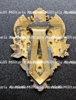 LOT DE DEUX INSIGNES DE FONCTION DU CONSEIL DÉPARTEMENTAL DE LA SEINE ET DE MEMBRE DU CONSEIL MUNICIPAL DE PARIS AVEC LEURS ÉCHARPES DE FONCTION CORRESPONDANTES. VERS 1940-1942. — miniature 6