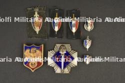Ensemble d'insignes Vichy