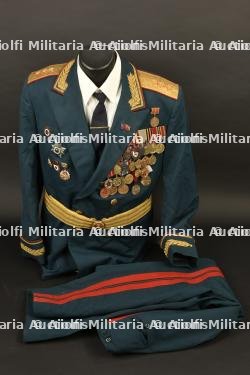 Ensemble veste et culotte d'un Général Colonel