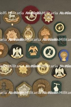 Cap badge Commonwealth. — miniature 2