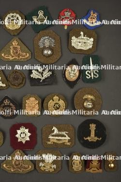 Cap badge Commonwealth. — miniature 2