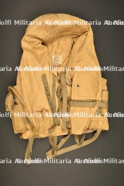 Mae Vest. — photo 1