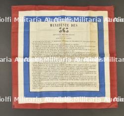 Carré de soie du manifeste des 363 députés. Silk square commemorating the Manifesto of the 363 Deputies. — photo 2