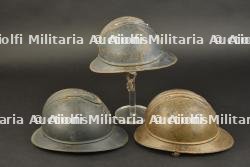 Ensemble de casques Adrian modèle 1915. Set of Model 1915 Adrian helmets. — photo 5