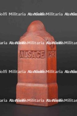 Borne commémorative de la Première Guerre mondiale. First World War commemorative marker.