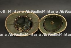 Ensemble de casques coloniaux. Pair of colonial helmets. — miniature 5