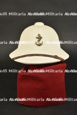 Ensemble de coiffures coloniales. Colonial headgear set.