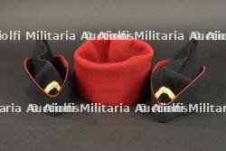 Ensemble de coiffures coloniales. Colonial headgear assortment.