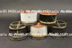 Ensemble de képis. Assortment of kepis.