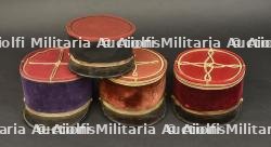 Ensemble de képis. Assortment of kepis.