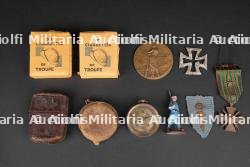 Petits équipements français. Assorted French small equipment.