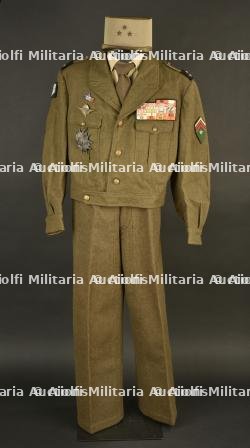 Uniforme du général Vanuxem. Uniform of General Vanuxem.