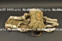 Harnais de parachute A-3 avec housse de parachute ventral. — photo 1