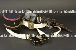 Ensemble de buffleterie de la Garde républicaine de Paris. Paris Republican Guard leather equipment set.