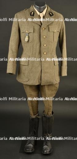 Uniforme de garde mobile d’après-guerre. Post-war Mobile Gendarmerie uniform.