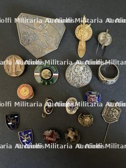 FRANCE INSIGNES VETERANS 1 GM ET POLITIQUES. France insignia Veterans 1 Gm and Politiques.