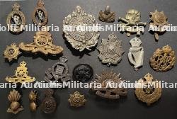 GRANDE BRETAGNE — INSIGNES. Great Britain — insignia.