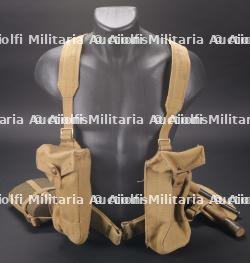 Brelage canadien. Canadian webbing equipment and accessories.