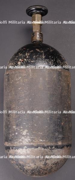 Bouteille d'oxygène RAF. RAF oxygen bottle.