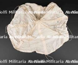 Extracteur de parachute. Parachute extractor.