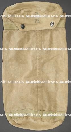 Housse pour le transport de munition de bazooka US. US bazooka ammunition carrying bag.