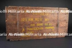 Caisse 105 mm Howizer. 105 mm Howitzer ammunition crate.