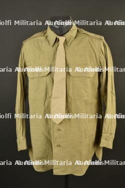 Chemise moutarde US. US mustard shirt.