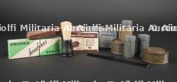 Accessoires de toilette US. US toiletries.