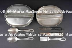 Gamelle et couverts US. US mess tin and cutlery.
