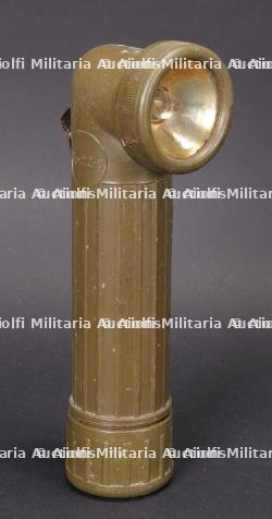 Lampe de poche TL-122 B. TL122-B flashlight.