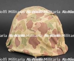 Coque de casque USM1 et couvre casque USMC. US M1 Helmet Shell and USMC Helmet Cover.