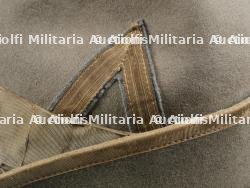 Chapeau de grande tenue de lieutenant du 4eme Régiment des Chasseurs Alpins italien. Lieutenant’s hat of the 4th Italian Alpine Hunters Regiment. — miniature 4