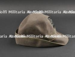 Chapeau de grande tenue d’adjudant du 1er Régiment des Chasseurs Alpins italien. Warrant officer’s hat of the 1st Italian Alpine Fighter Regiment. — photo 5