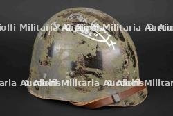 Liner signé par les acteurs de Band of Brothers. eproduction Paratrooper Liner Signed by the Cast of Band of Brothers.