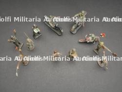 Motocycliste et Feldgendarme. Motorcyclist and Feldgendarme. — miniature 2