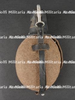 Gourde allemande. German canteen.
