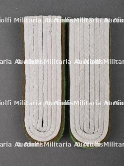 Pattes d'épaule Polizei. Polizei shoulder tabs.