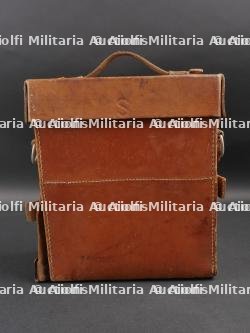 Sacoche médicale. German medical satchel.