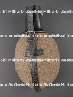 Gourde allemande. German canteen.